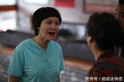 婆婆生日,我看到上一个戒指,老公却要和我离婚