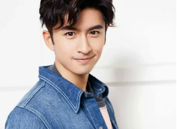 杨幂旗下的4个帅哥,3个都火,唯独他怎么也捧都