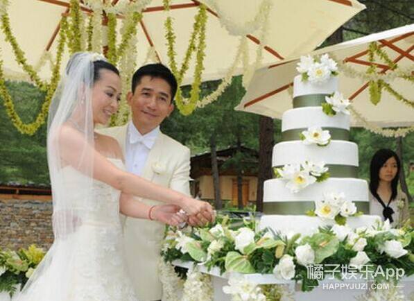 张馨予婚礼1.4万一桌，徐子淇妆发50万，明星婚礼太壕了