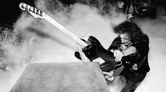 VR现场|High翻一切，无摇滚不中国 感受“全方位视角”摇滚体验