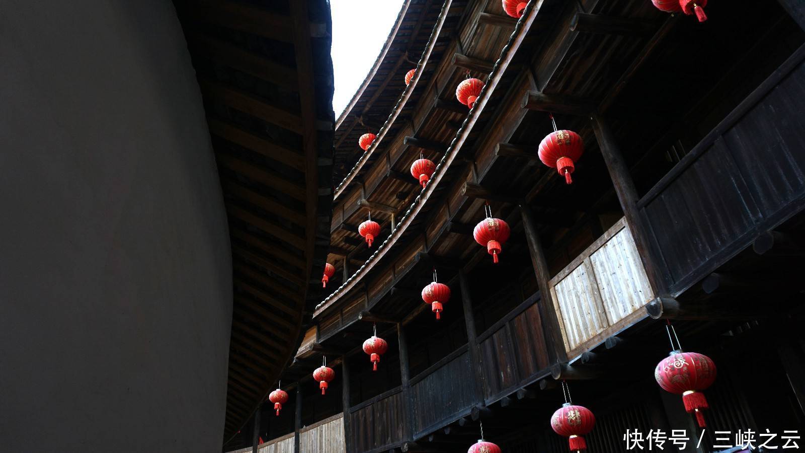 中国古建筑的一朵奇葩,福建永定土楼,神奇的山区民居冬暖夏凉