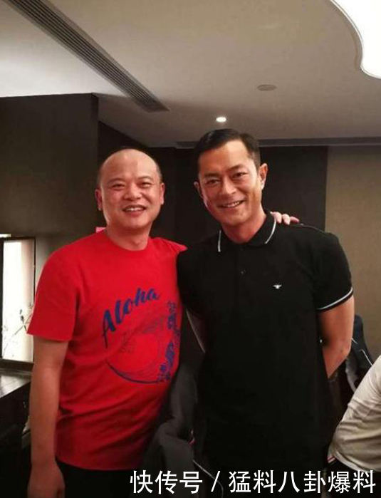 黄子韬个人公司成立,发文感谢爸爸,逗比韬爸的