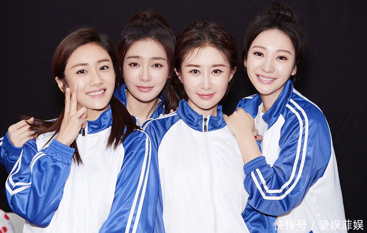 这次柳岩性感霸屏只需一件人鱼裙!摄像小哥都