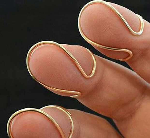 这个好像是吉他左手吉他按弦用的?叫什么?_360问答