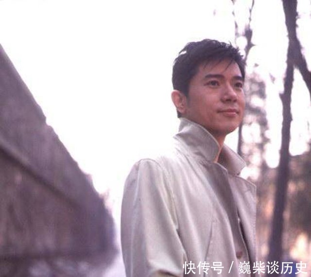 没出名前的照片你能认出来不,谁还没年轻过呢