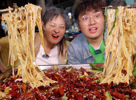 盗月社食遇记 2022 火爆夜宵街头的万州烤鱼