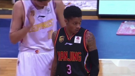 CBA 18/19赛季 深圳VS同曦第一节：同曦逐渐将分差拉开，双方战至28-14