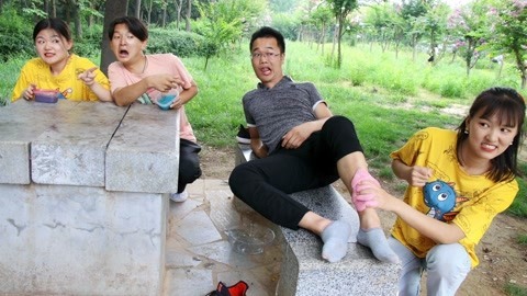 美女家务事 同学比赛无硼砂泥搭帐篷
