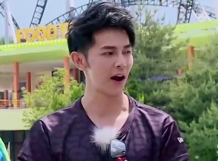 汪东城赴日本学做寿司