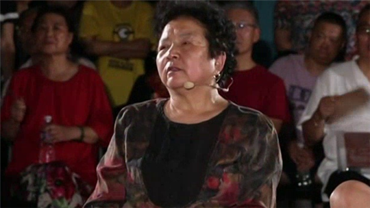 向前一步 停车楼的民意