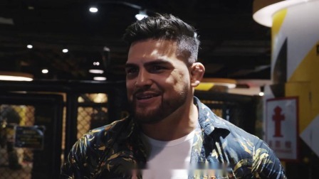 UFC终极格斗冠军赛 UFC深圳：铁甲钢拳，盖斯特鲁姆体验机器人格斗