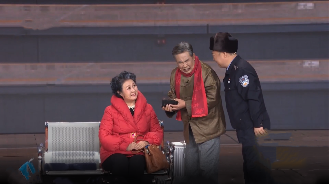 欢乐集结号 阖家团圆情意浓  父爱如山感人心