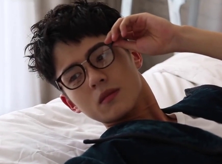 刘昊然杂志拍摄花絮