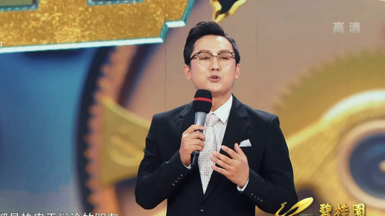 蒙面选手兔子VS杨笑杨辩论世锦赛冠军教练