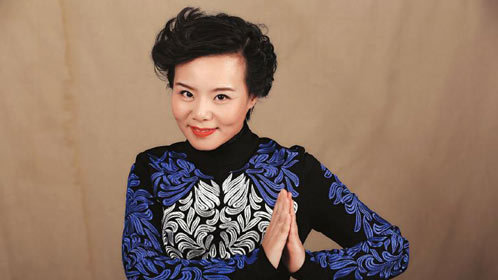 语众不同 龚琳娜凭借神曲夺年度艺人