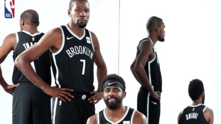 NBA流言收割机 陪你原地投篮在那巴克莱中心地板上？欧文KD一同现身篮网赛季首练