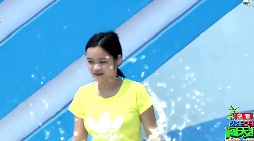 男生女生向前冲 女生队迎来上届亚军 旗开得胜士气大振