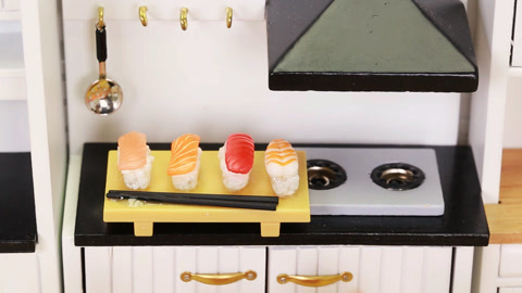 一起尝尝三文鱼寿司