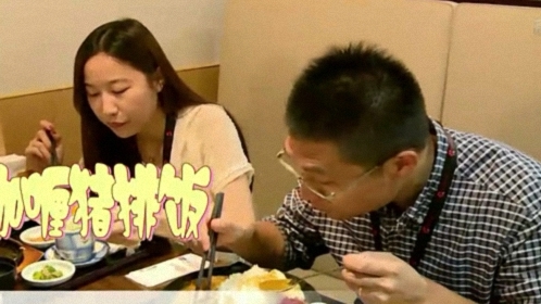 人气美食 新式烤鸭能两吃