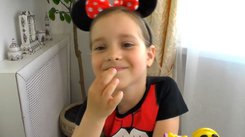 苏菲亚偷吃M豆被发现了