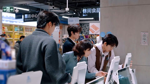 谢依霖爆吴彦祖是梦中情人 五千经费全员狠省