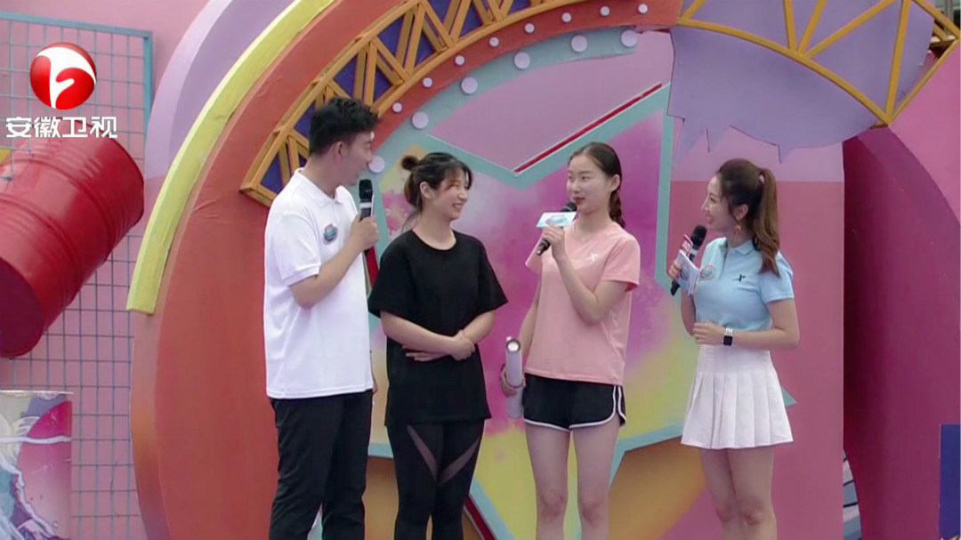 大长腿女老师携女学生闯关