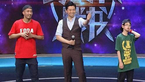 跨时代战书 铁肺高手玩转乒乓球 老少登场上演街舞大战