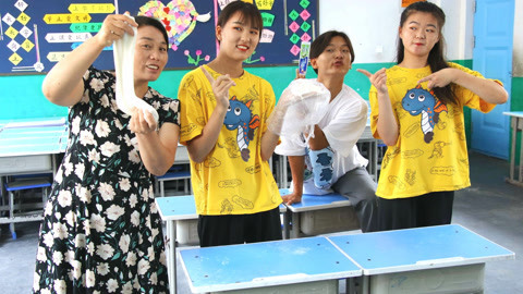 美女家务事 用牙膏也能做无硼砂泥？