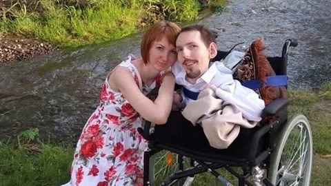 涨健识 世界最脆弱男人娶美娇妻，幸福美满生可爱宝宝