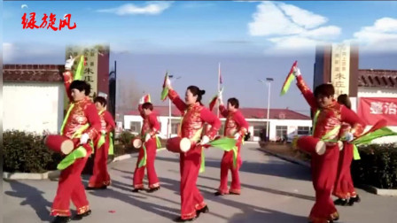 大妈腰鼓舞《绿旋风》一代一代好儿女踏歌从军行 英姿飒爽 棒