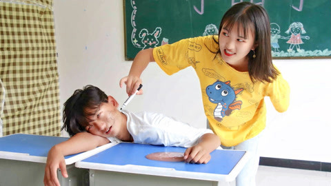 美女家务事 男同学抢小晴的泥