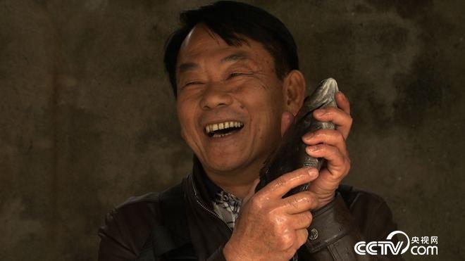 致富经 [致富经]水下的稀奇财富 一个月要卖300万元 20190524
