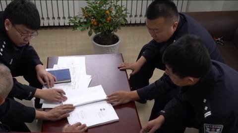 传奇故事 缉凶三十年