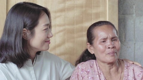 朱丹聆听艾滋病人百味人生