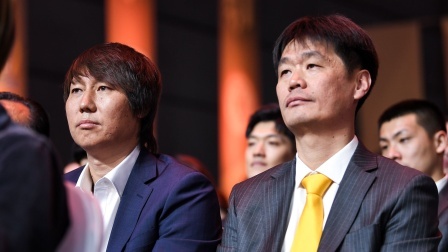 中国男足冲击2022世界杯 足球报：选帅组给予李霄鹏绝对信任，至少带队到2023亚洲杯