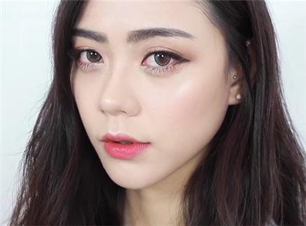 教你5步搞定精致日常妆容！
