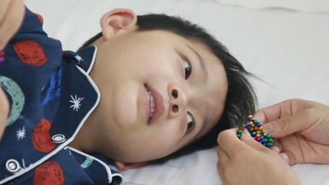 生命缘&middot;生命的礼物第3季 7岁男孩面临失明风险 颅咽管瘤牵动众人心弦