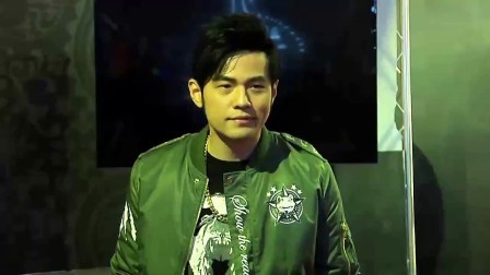 嘻嘻娱乐 2017 11月 又撒狗粮 周杰伦晒昆凌美照:看起来像17岁 171127