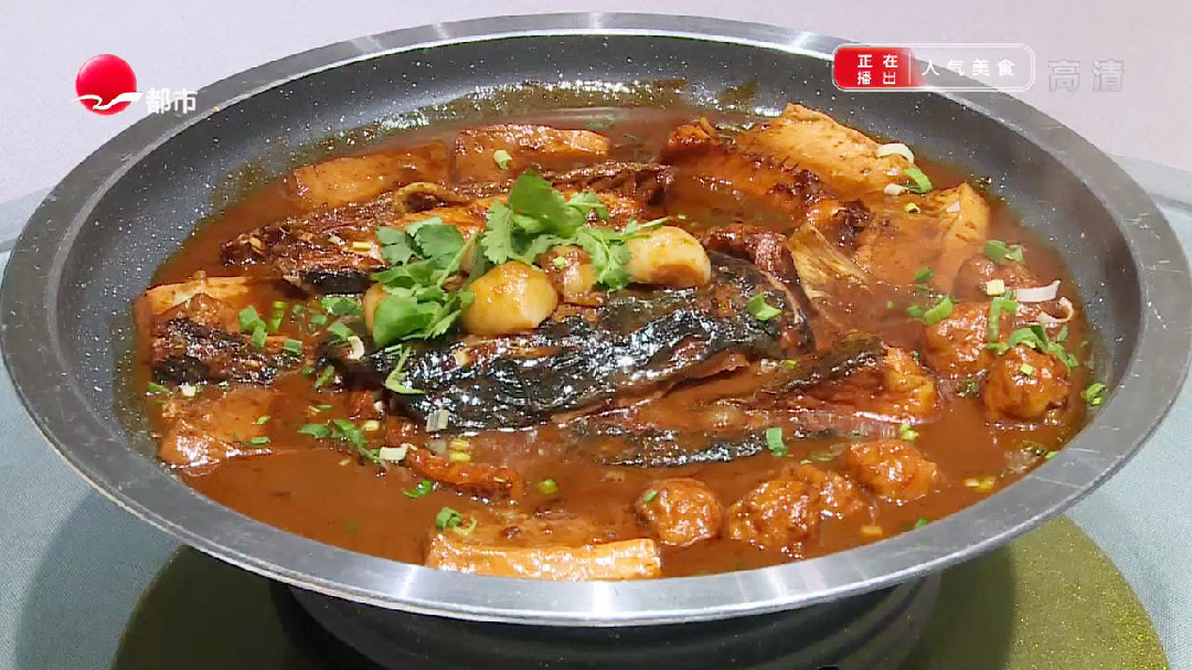 人气美食 苏北农家年菜 大铁锅土鳖鱼头