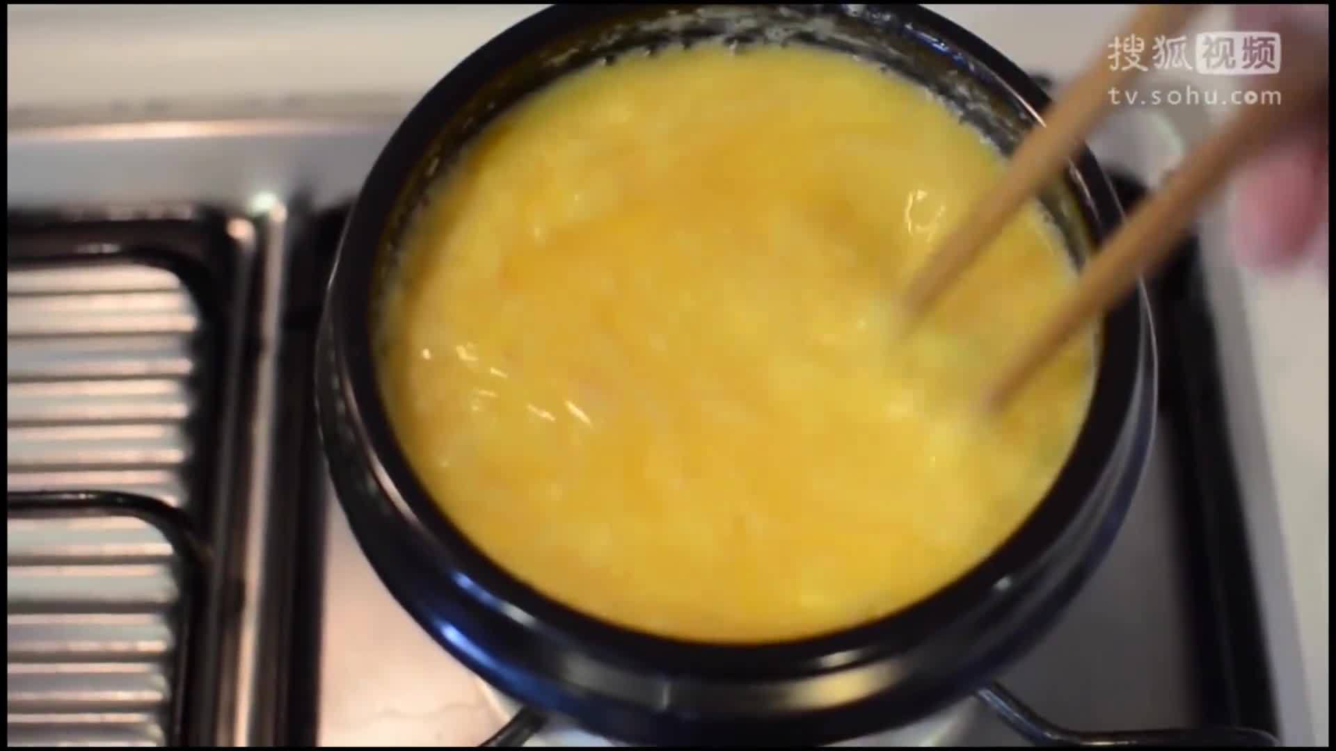 美&middot;食 这种方法蒸出来的鸡蛋嫩嫩爽口，吃起来特别舒服，很多人都不知道鸡蛋可以这样蒸