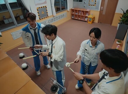 密室大逃脱 第八季 Plus版：密室课堂挑战团魂炸裂