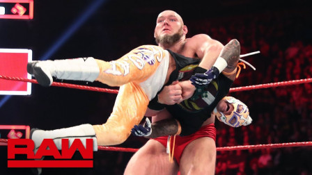 WWE RAW 2019 【RAW 04/15】沙利文对雷尔 大怪兽捏小动物