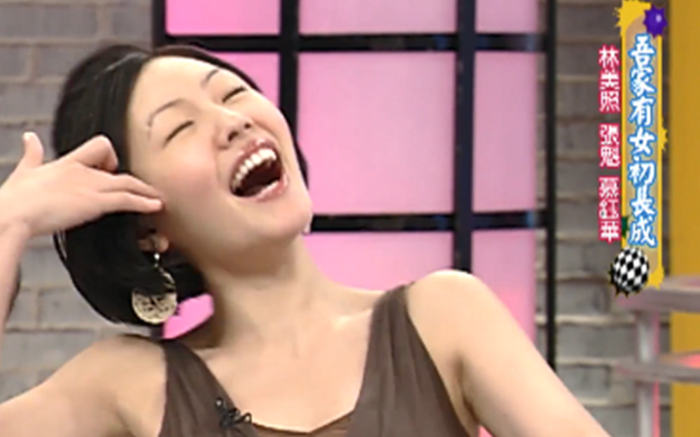 女儿比明星妈妈长得还要美