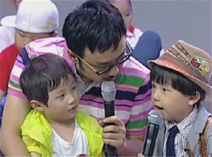越策越开心 怪叔叔汪涵鬼马提问幼稚孩童