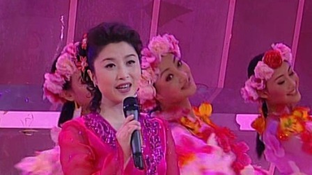 央视2003春晚 刘媛媛《鲜花陪伴你》，古早甜妹唱甜歌