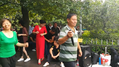 唱罢吹灯 520大叔西湖飙歌闯码头