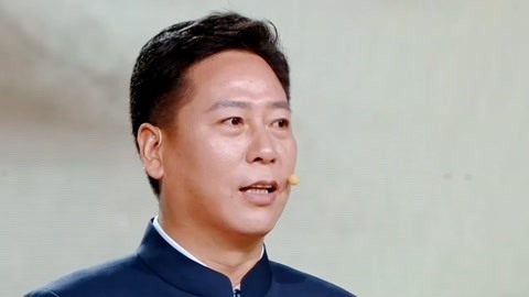 馆长请亮宝 千载岁月字蹉跎 商代刻辞龟腹甲