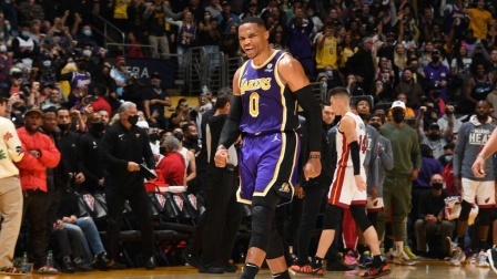 2021-2022赛季NBA集锦 NBA常规赛-蒙克27+6 威少25+12 湖人加时险胜热火