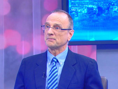 Adrian Patrick Mueller 赵翠莉： 滤见未来