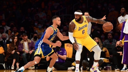 NBA-库里21+10+10 詹眉合砍67分 勇士逆转湖人